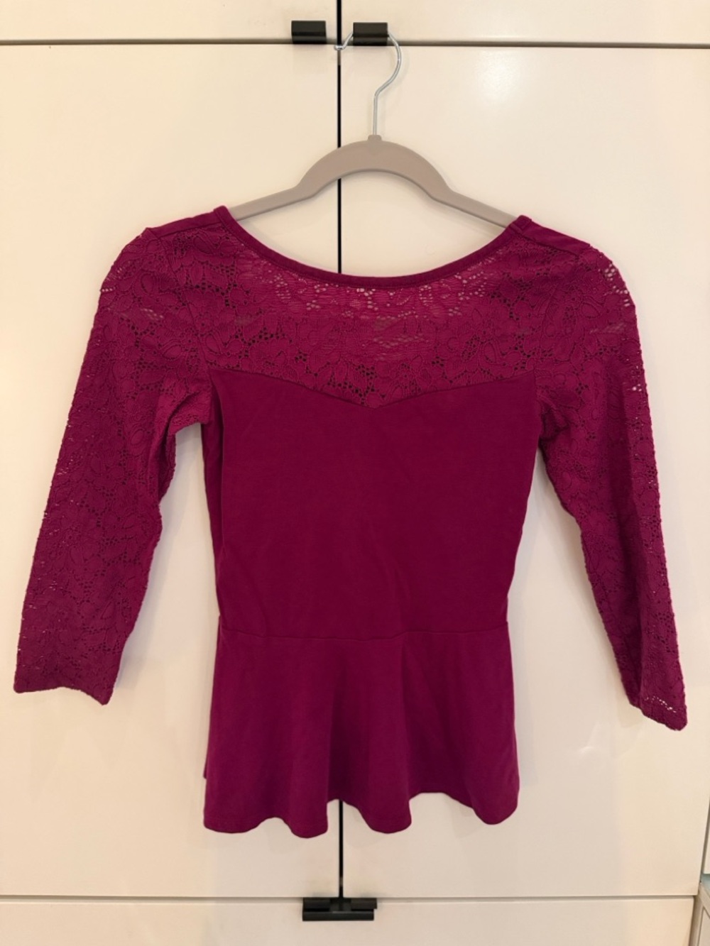 Women's Lace Yoke Peplum Top - Burgundy